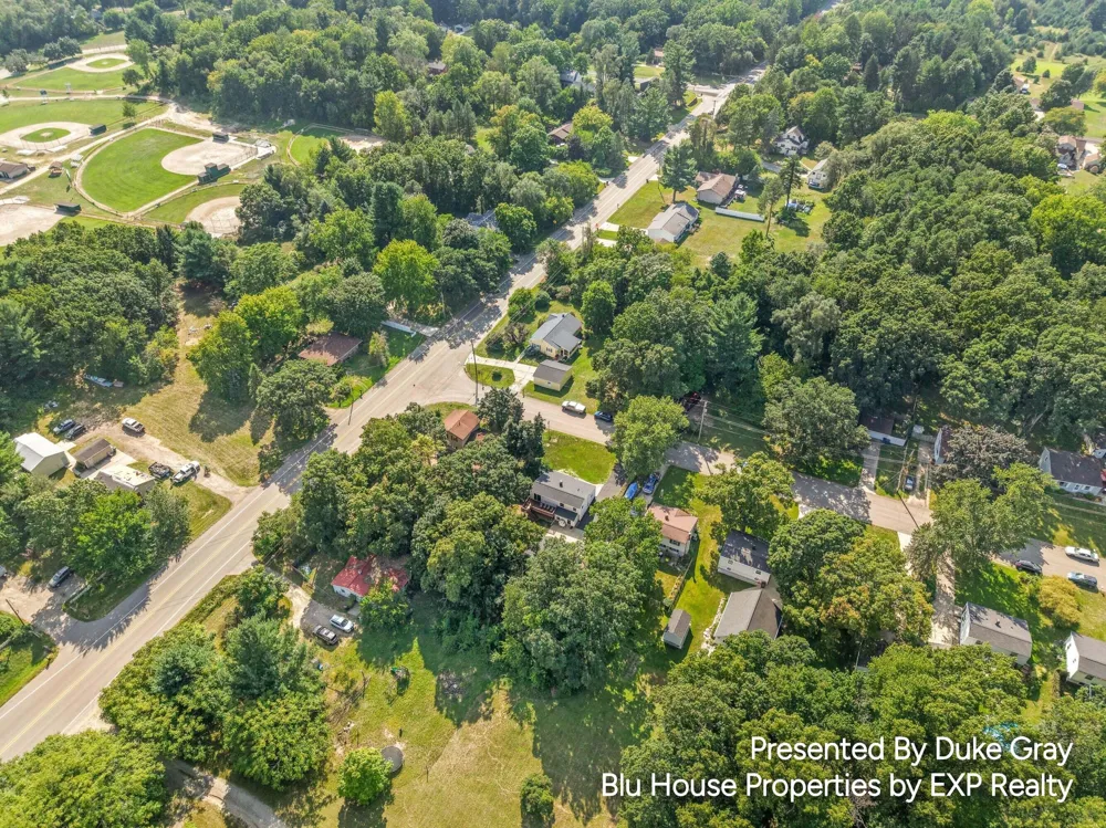 5228 Larkin Avenue NE Plainfield Charter Township, MI 49321