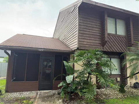 6763 MAGNOLIA POINTE CIRCLE