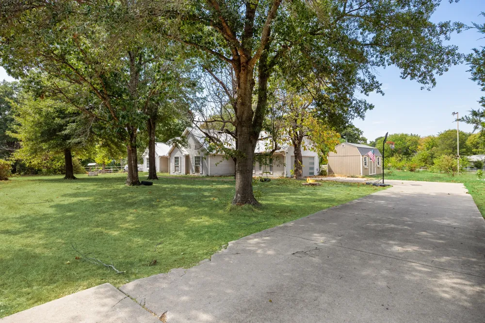 5910 County Road 3515 Quinlan, TX 75474
