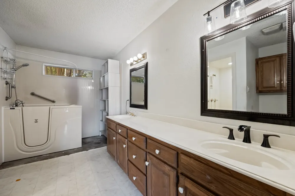 5910 County Road 3515 Quinlan, TX 75474