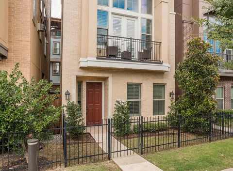 1362 Arch Place