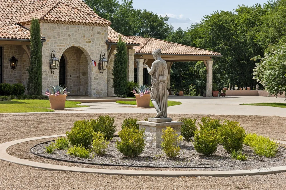 4111 Howard Road Waxahachie, TX 75165