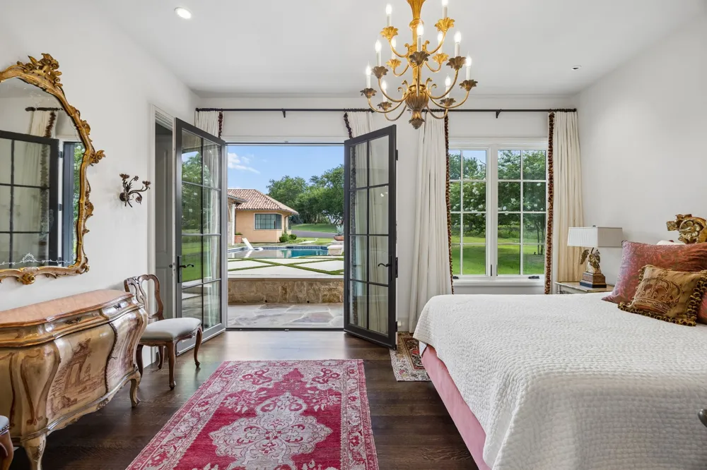 4111 Howard Road Waxahachie, TX 75165