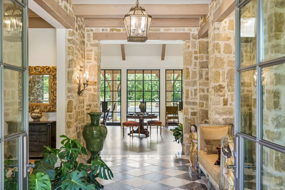 4111 Howard Road Waxahachie, TX 75165