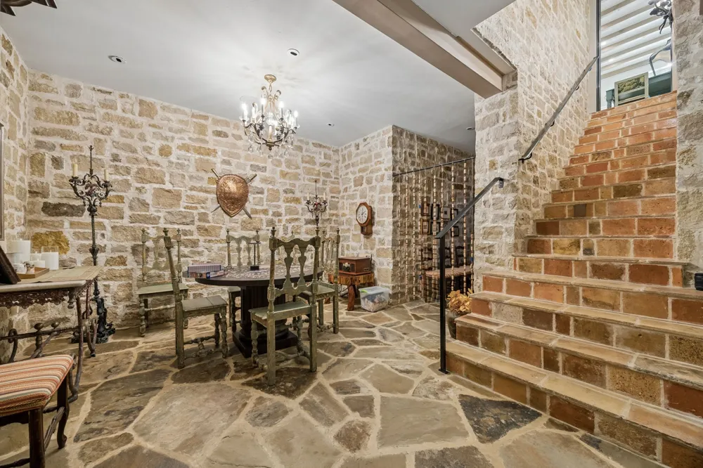 4111 Howard Road Waxahachie, TX 75165