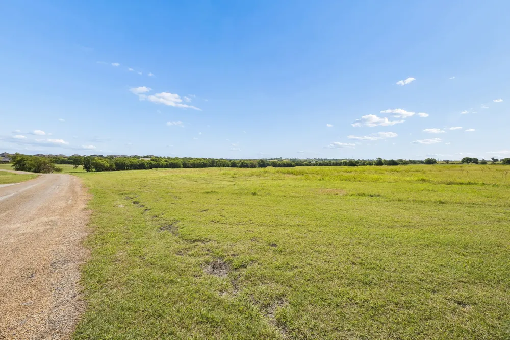 4111 Howard Road Waxahachie, TX 75165