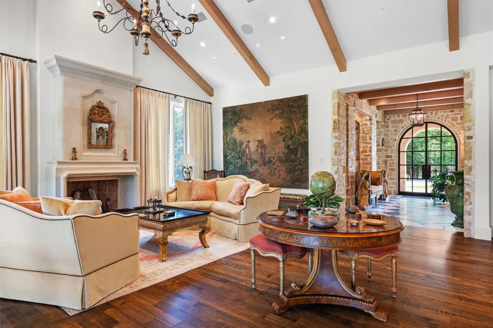 4111 Howard Road Waxahachie, TX 75165