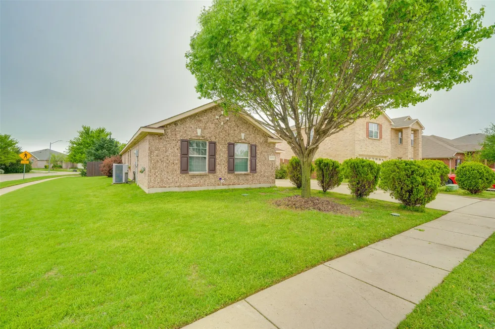2035 Matagorda Lane Grand Prairie, TX 75052