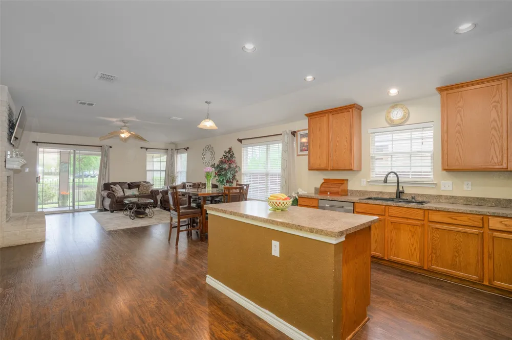 2035 Matagorda Lane Grand Prairie, TX 75052