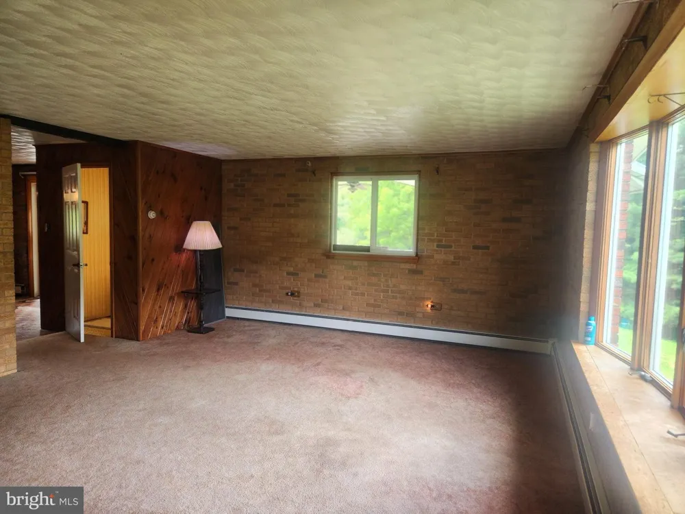 17059 SMITH VALLEY ROAD Mapleton Depot, PA 17052