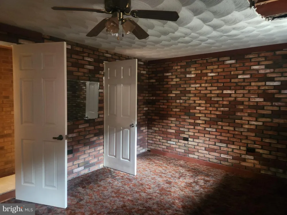 17059 SMITH VALLEY ROAD Mapleton Depot, PA 17052