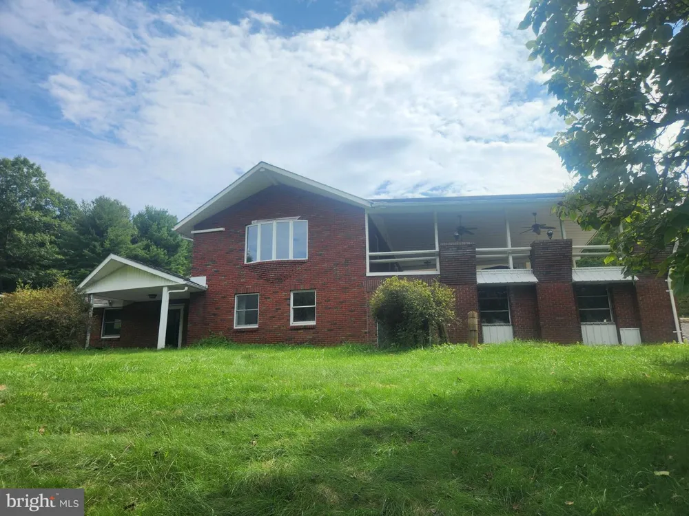 17059 SMITH VALLEY ROAD Mapleton Depot, PA 17052