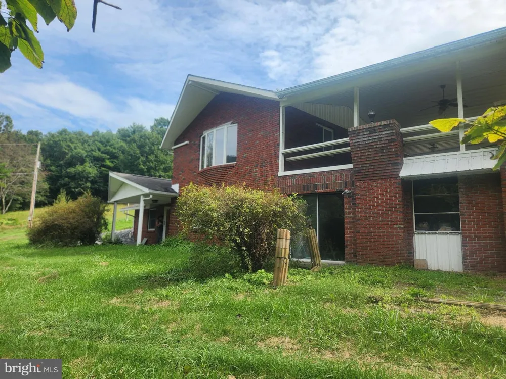 17059 SMITH VALLEY ROAD Mapleton Depot, PA 17052