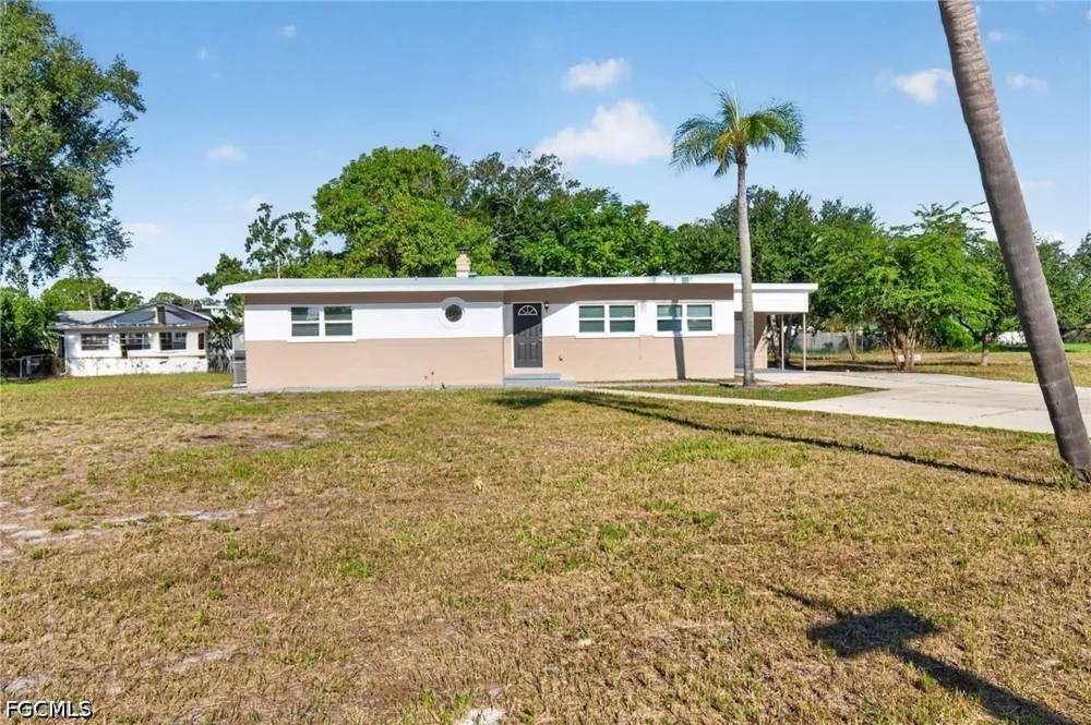 Aragon Way S St Petersburg, FL 33705