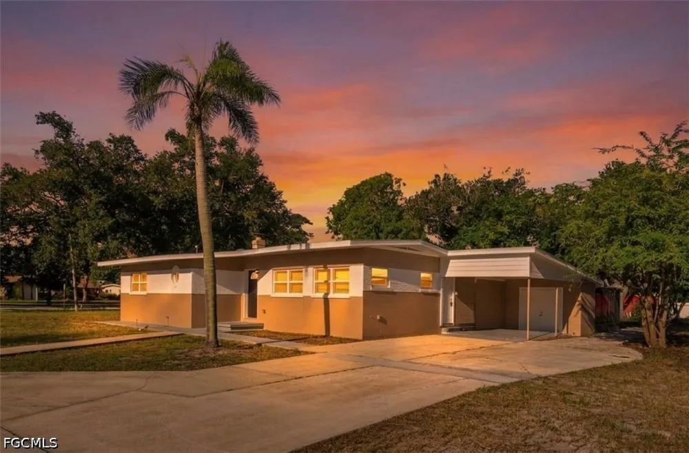 Aragon Way S St Petersburg, FL 33705