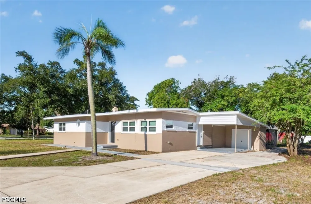 Aragon Way S St Petersburg, FL 33705