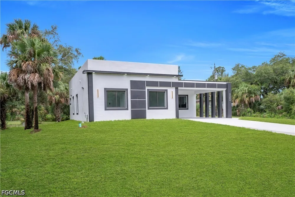 E 15th Street Lehigh Acres, FL 33972