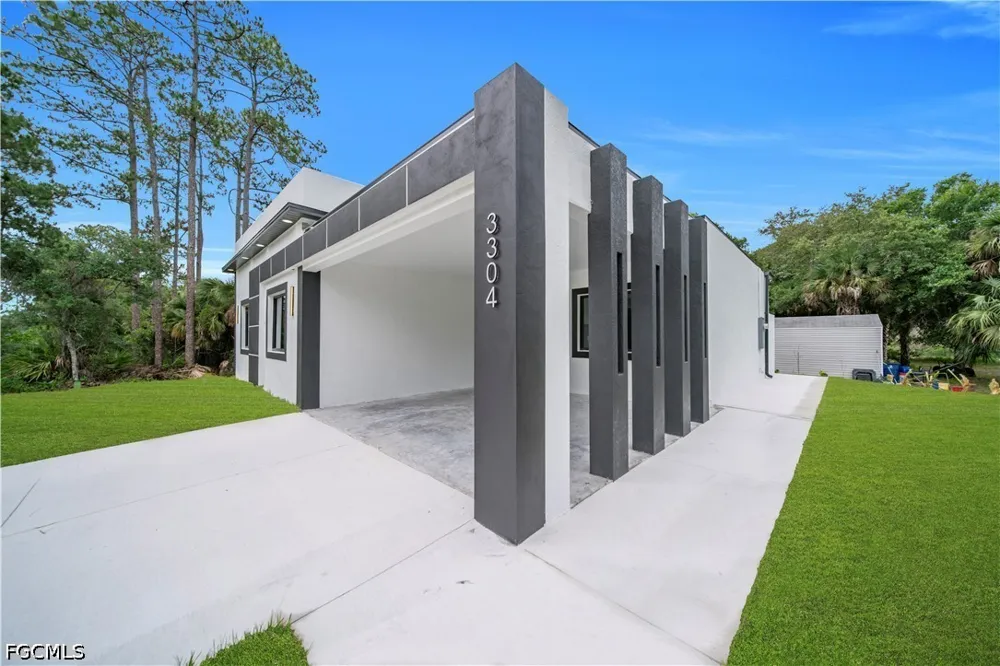 E 15th Street Lehigh Acres, FL 33972