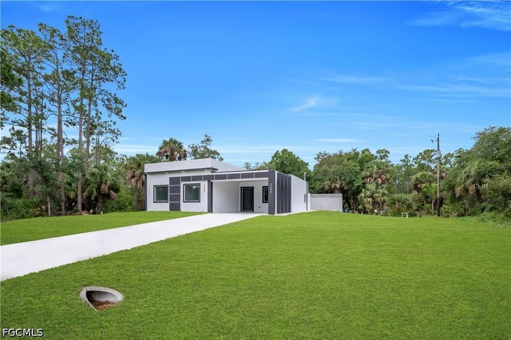 E 15th Street Lehigh Acres, FL 33972