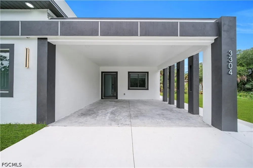 E 15th Street Lehigh Acres, FL 33972