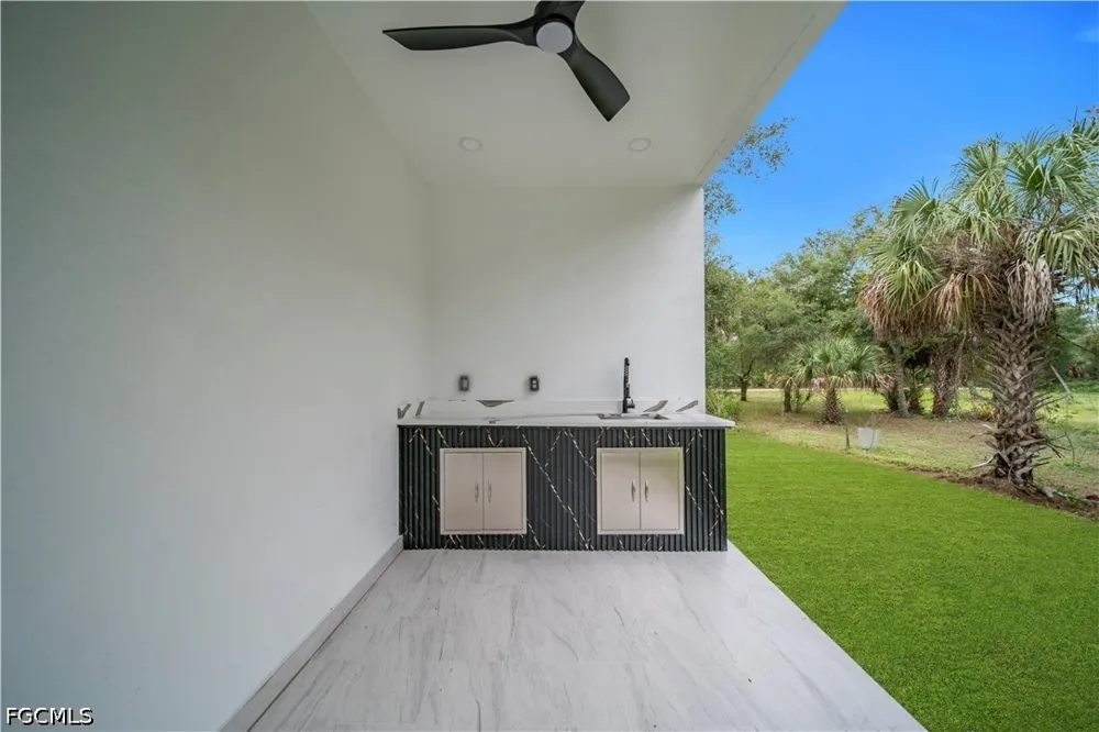 E 15th Street Lehigh Acres, FL 33972