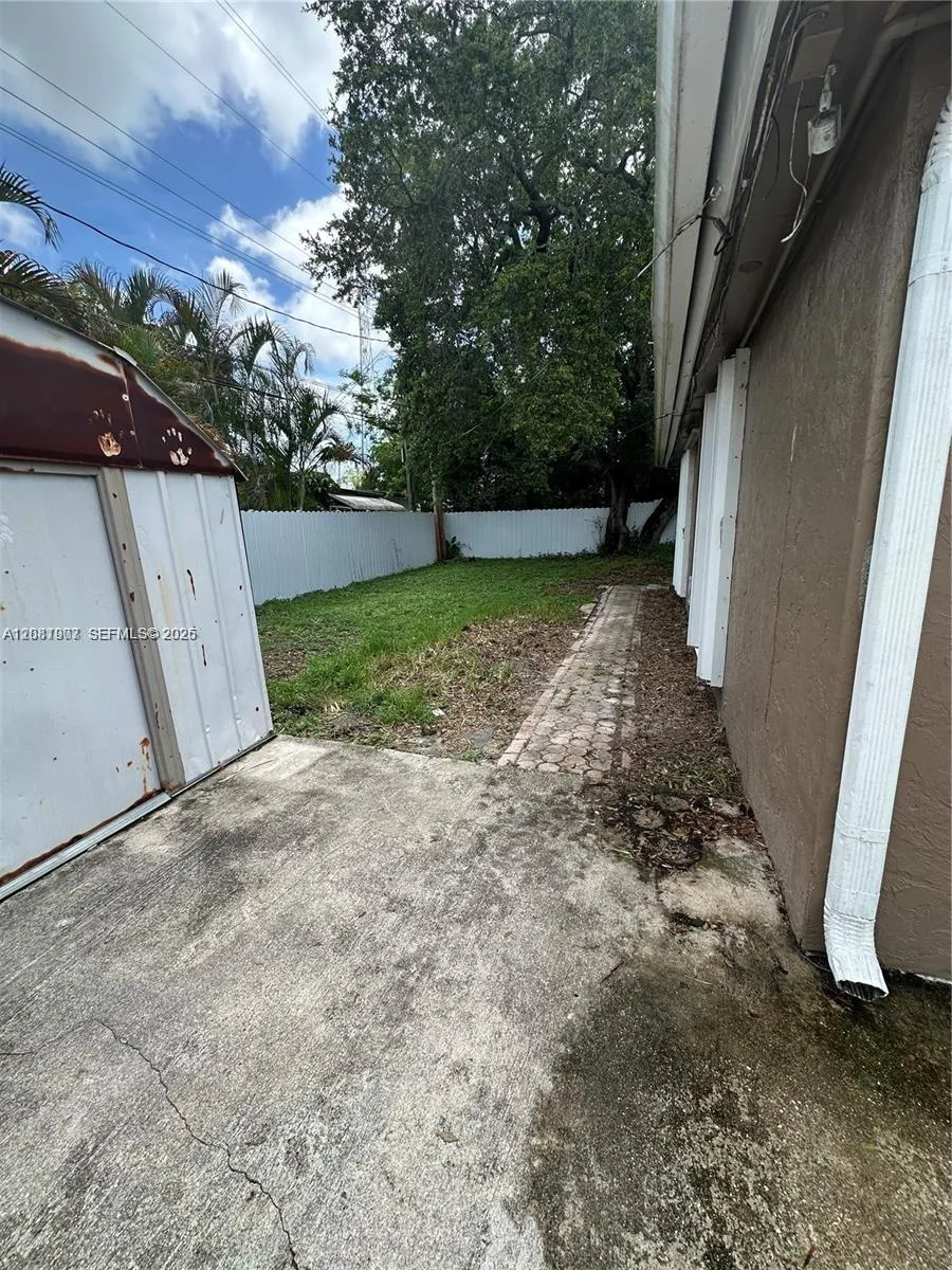 4041 SW 50th St Dania Beach, FL 33314