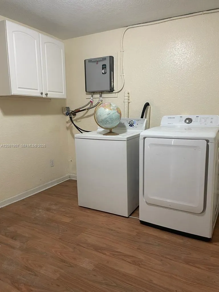 4041 SW 50th St Dania Beach, FL 33314