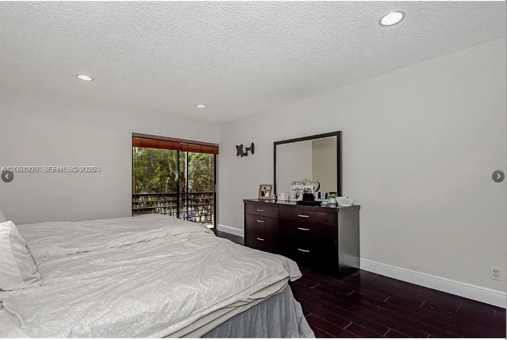 4000 Hills Dr #29 Hollywood, FL 33021