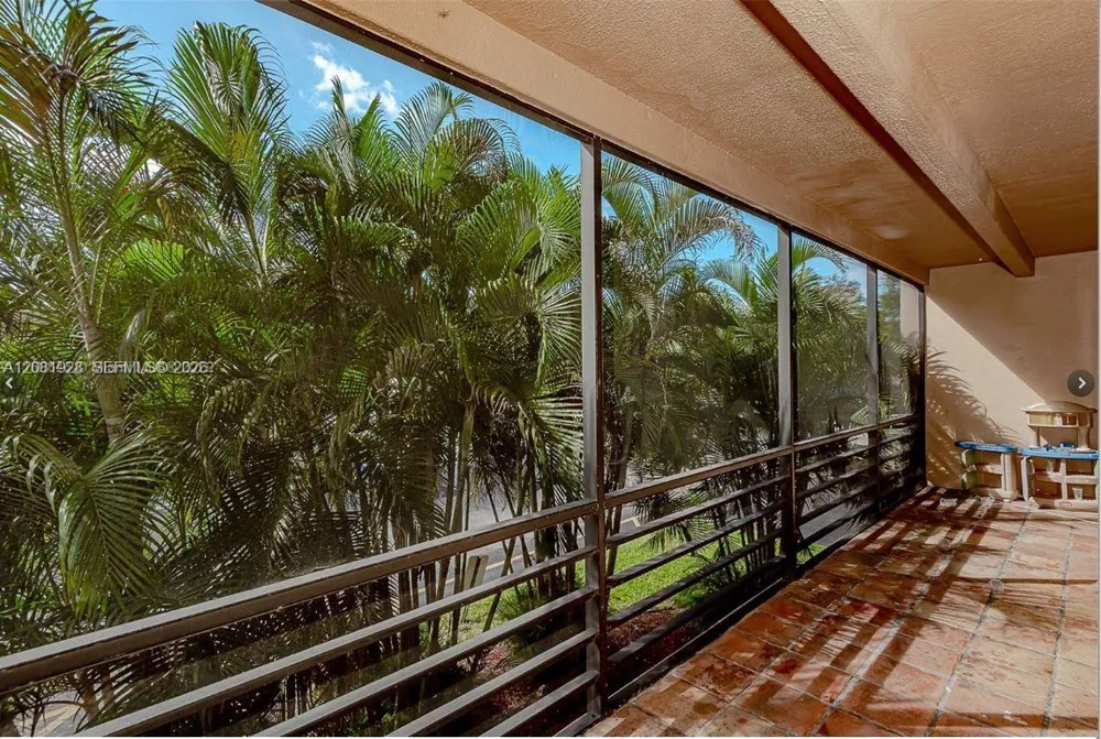 4000 Hills Dr #29 Hollywood, FL 33021