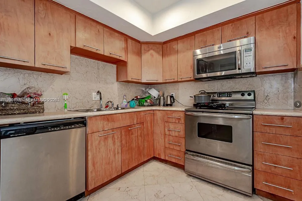 4000 Hills Dr #29 Hollywood, FL 33021