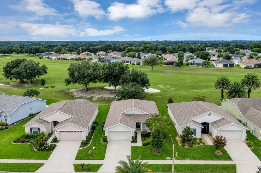 27131 ROANOKE DRIVE Leesburg, FL 34748