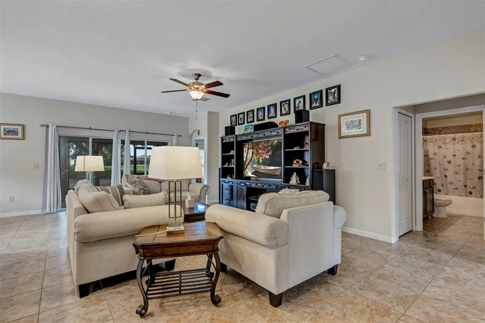 27131 ROANOKE DRIVE Leesburg, FL 34748