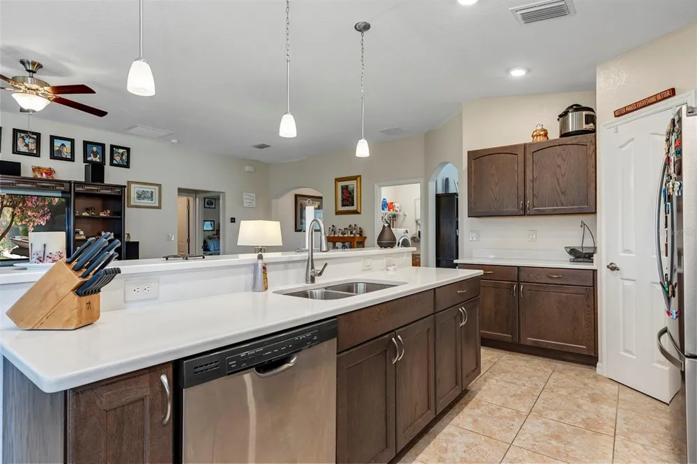 27131 ROANOKE DRIVE Leesburg, FL 34748
