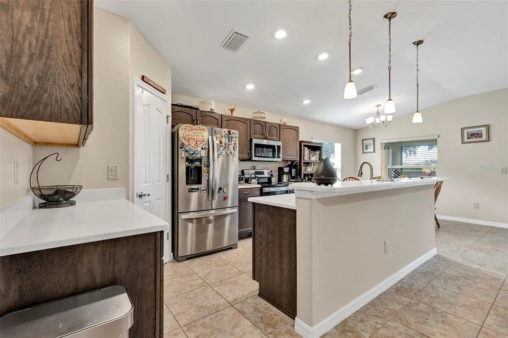 27131 ROANOKE DRIVE Leesburg, FL 34748