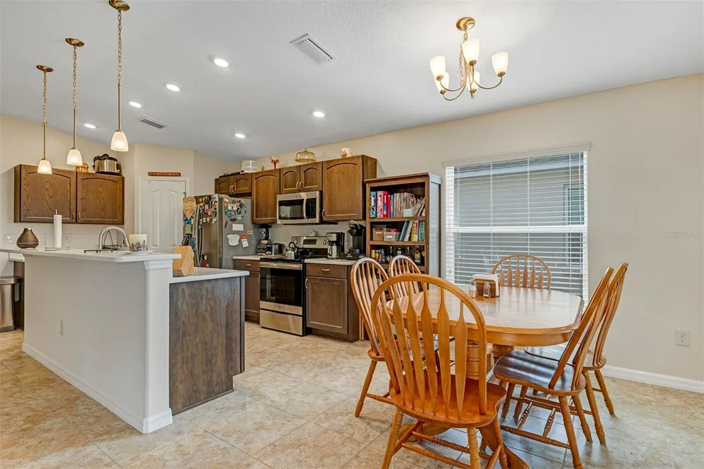 27131 ROANOKE DRIVE Leesburg, FL 34748