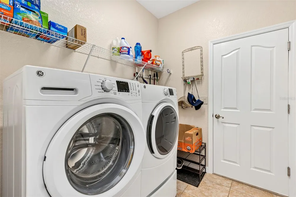 27131 ROANOKE DRIVE Leesburg, FL 34748