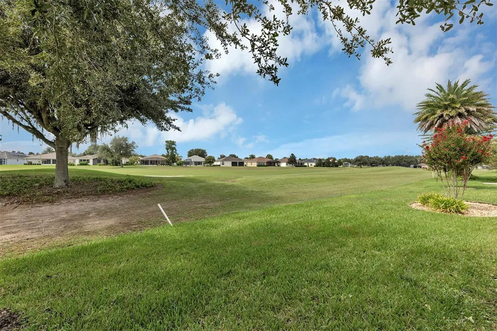 27131 ROANOKE DRIVE Leesburg, FL 34748