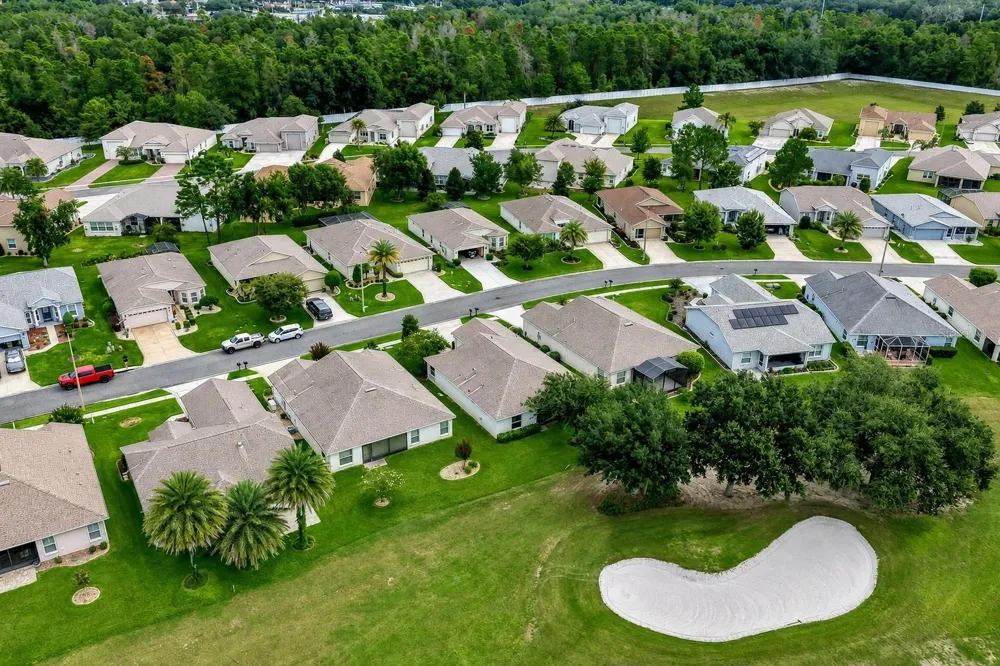 27131 ROANOKE DRIVE Leesburg, FL 34748