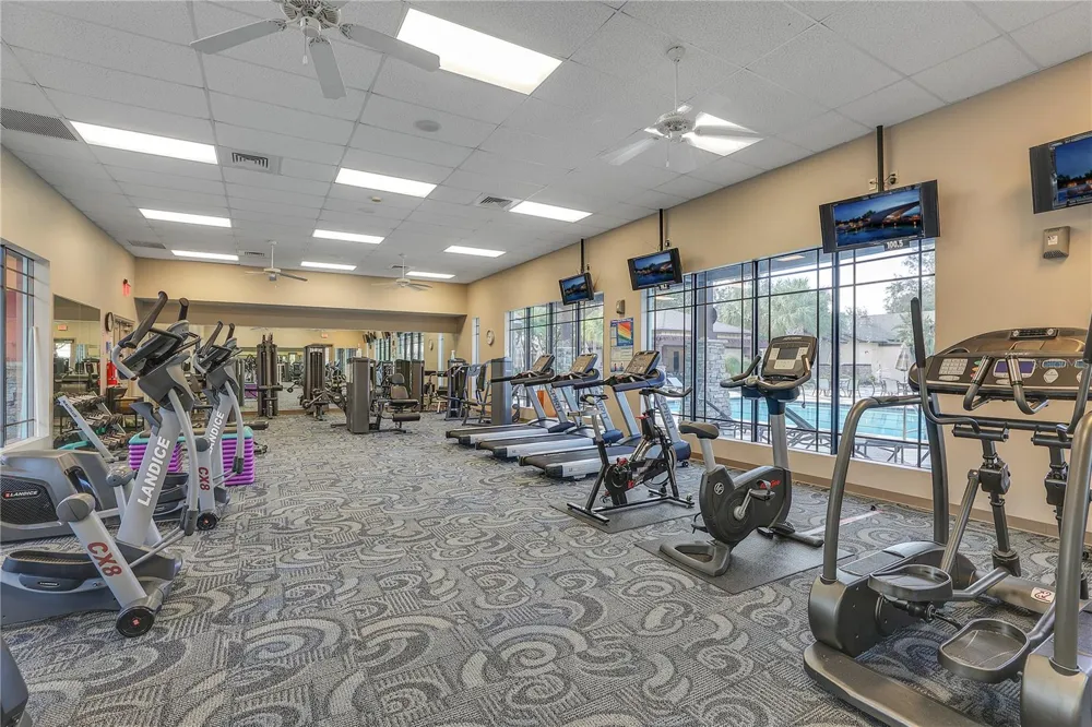 27131 ROANOKE DRIVE Leesburg, FL 34748