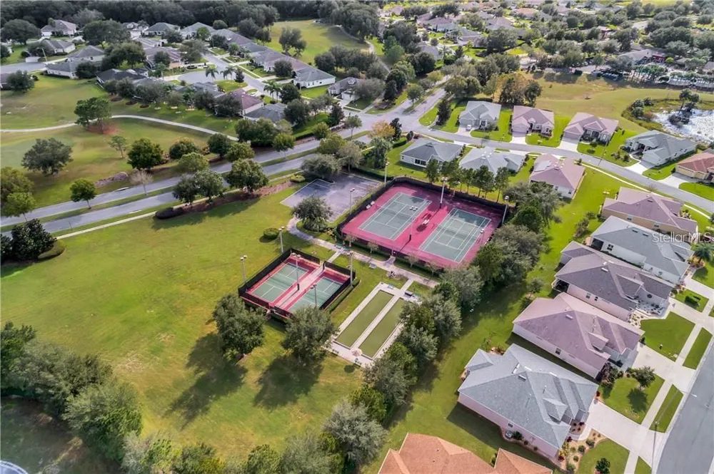 27131 ROANOKE DRIVE Leesburg, FL 34748