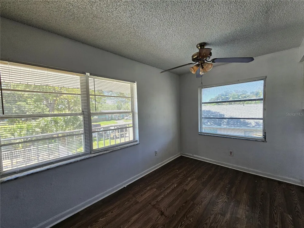 209 NW JEFFERSON CIRCLE #13 St Petersburg, FL 33702