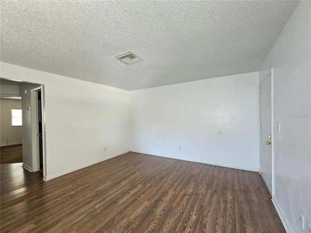 209 NW JEFFERSON CIRCLE #13 St Petersburg, FL 33702