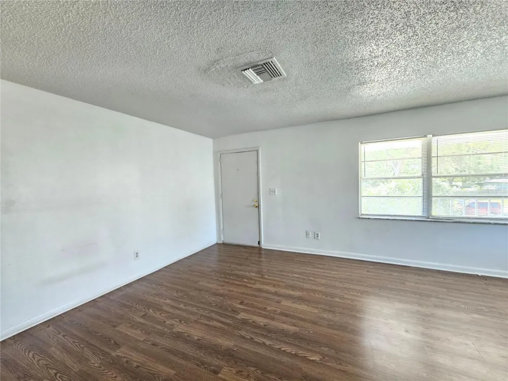 209 NW JEFFERSON CIRCLE #13 St Petersburg, FL 33702
