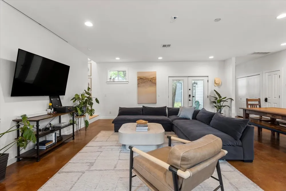 1914 Garden Street Austin, TX 78702