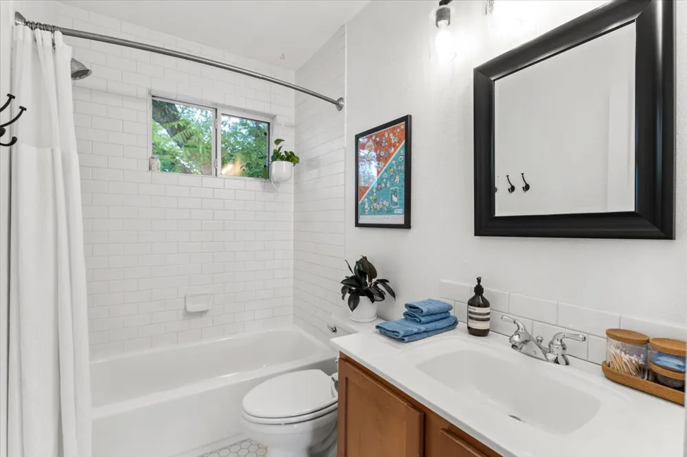 1914 Garden Street Austin, TX 78702