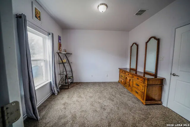 104 Fairway Floresville, TX 78114