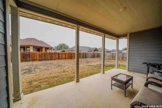 104 Fairway Floresville, TX 78114