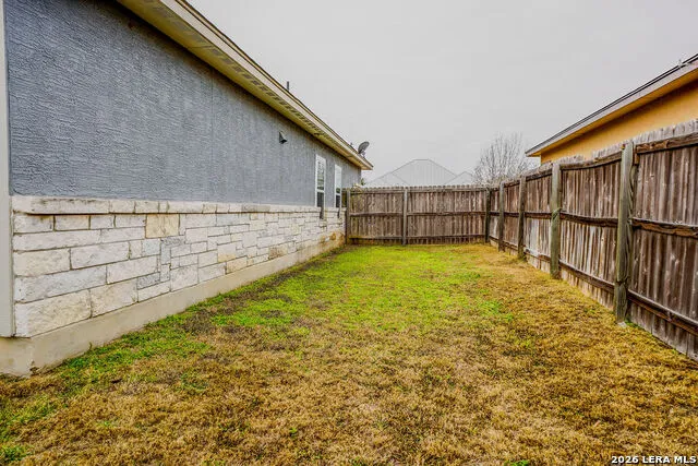 104 Fairway Floresville, TX 78114