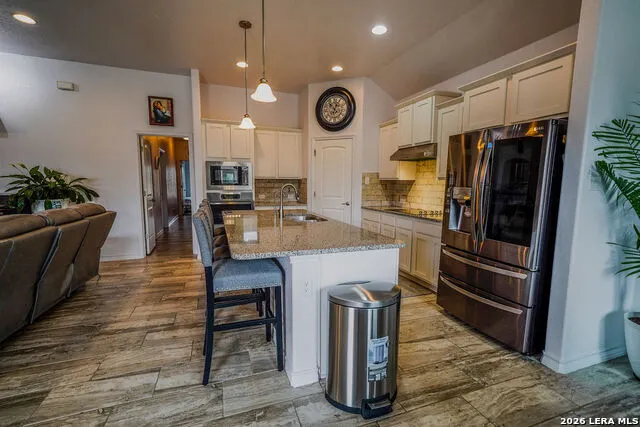 104 Fairway Floresville, TX 78114
