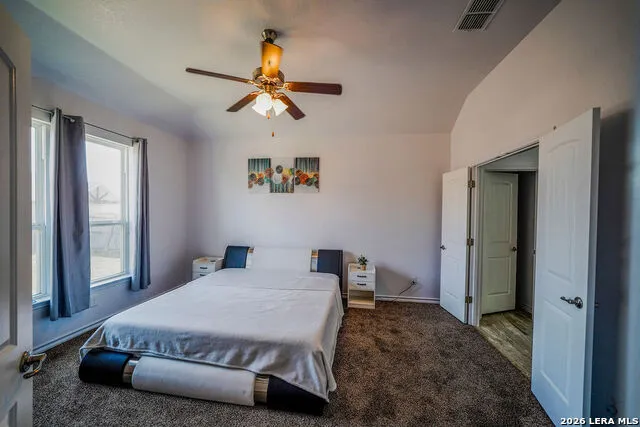 104 Fairway Floresville, TX 78114